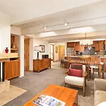Chateau Blanc Unit 13, Blocks To Downtown Aspen