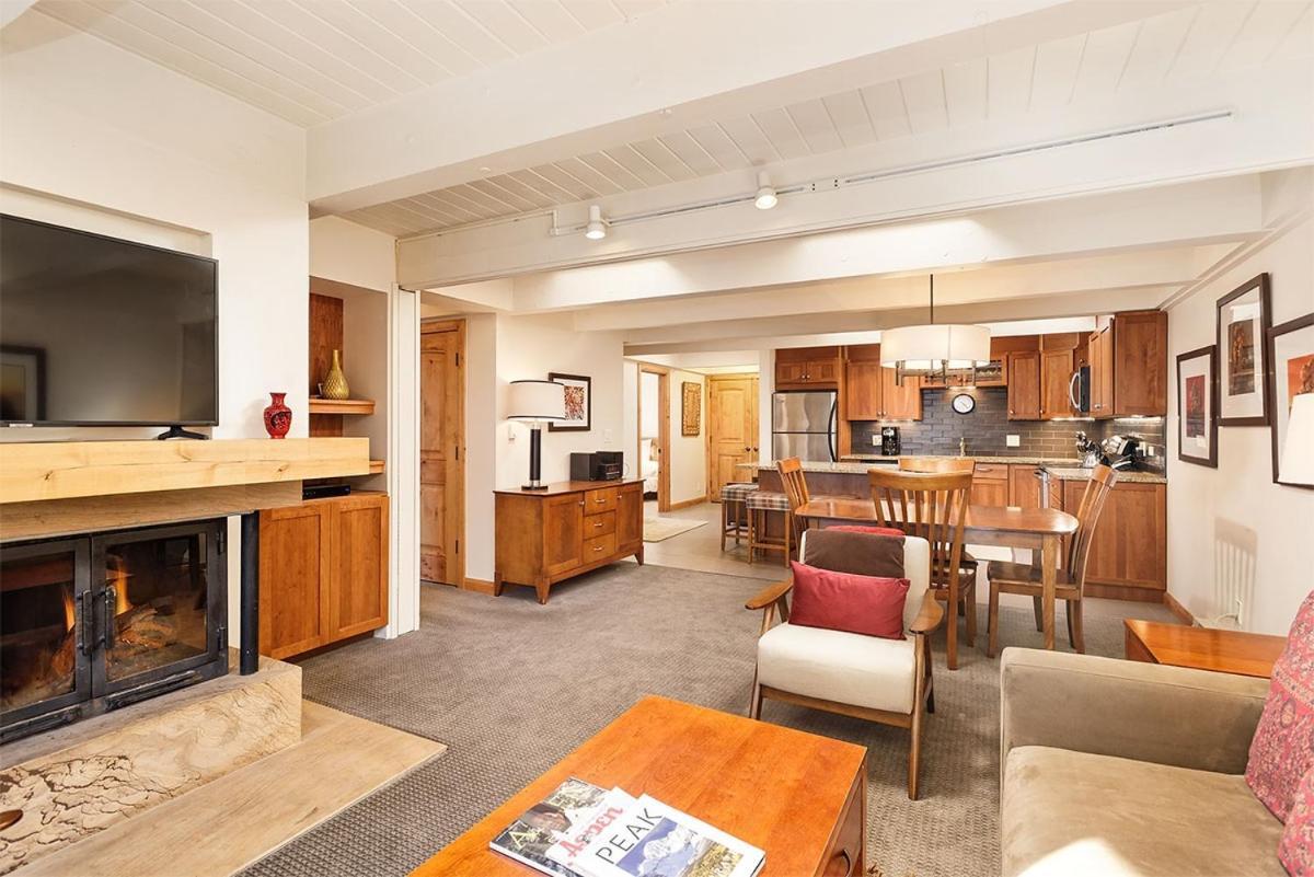 Chateau Blanc Unit 13, Blocks To Downtown Holiday home Aspen