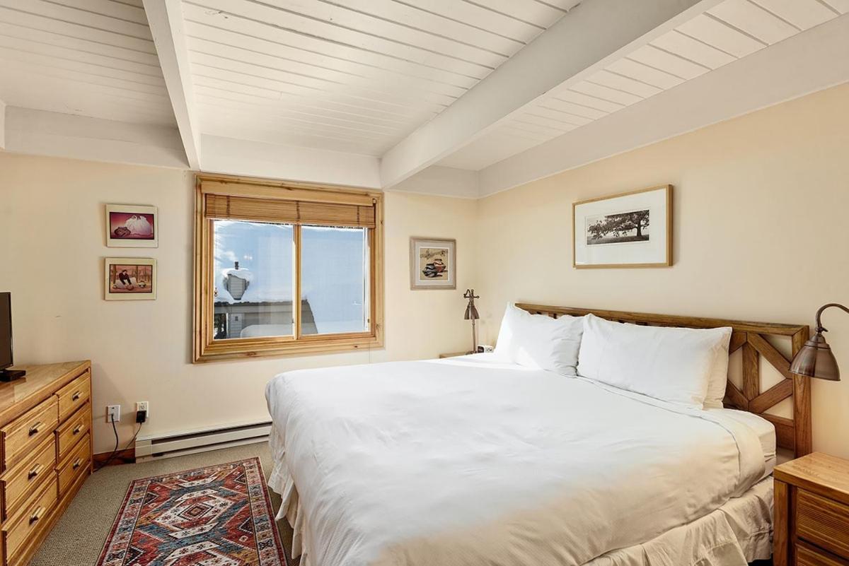 Chateau Blanc Unit 13, Blocks To Downtown Holiday home
