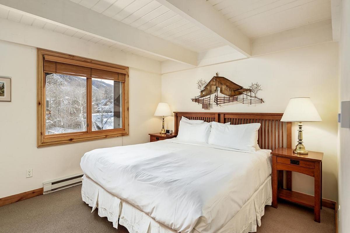 Chateau Blanc Unit 13, Blocks To Downtown *